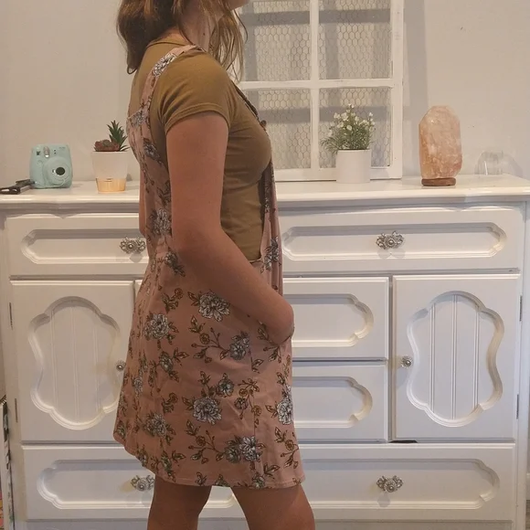 Tinseltown Juniors' Blush Floral Skirtall - Picture 6 of 6